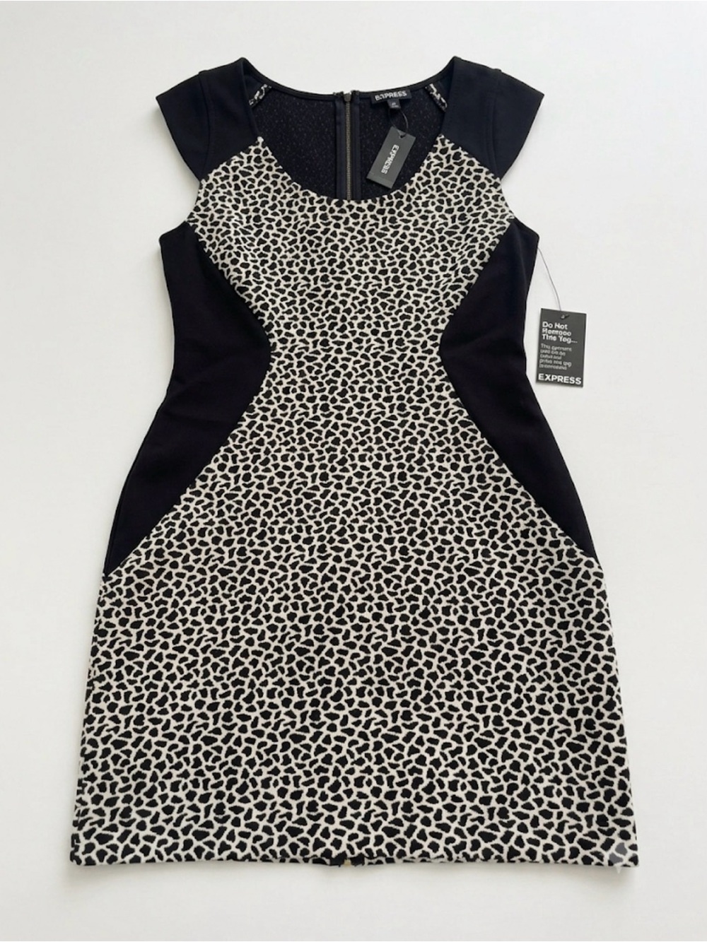 Express Black & White Patterned Sheath Dress Body Con Sz 10! NWT